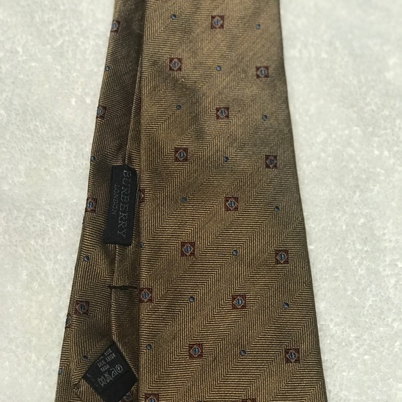 Burberry tie - Picture 3 of 3